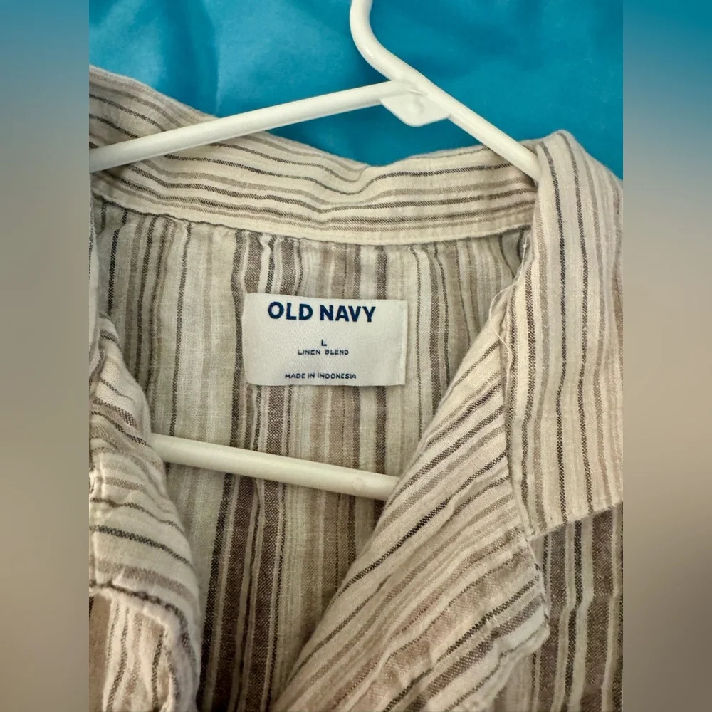 Old Navy Men’s Linen Short Sleeve Striped Button Down.